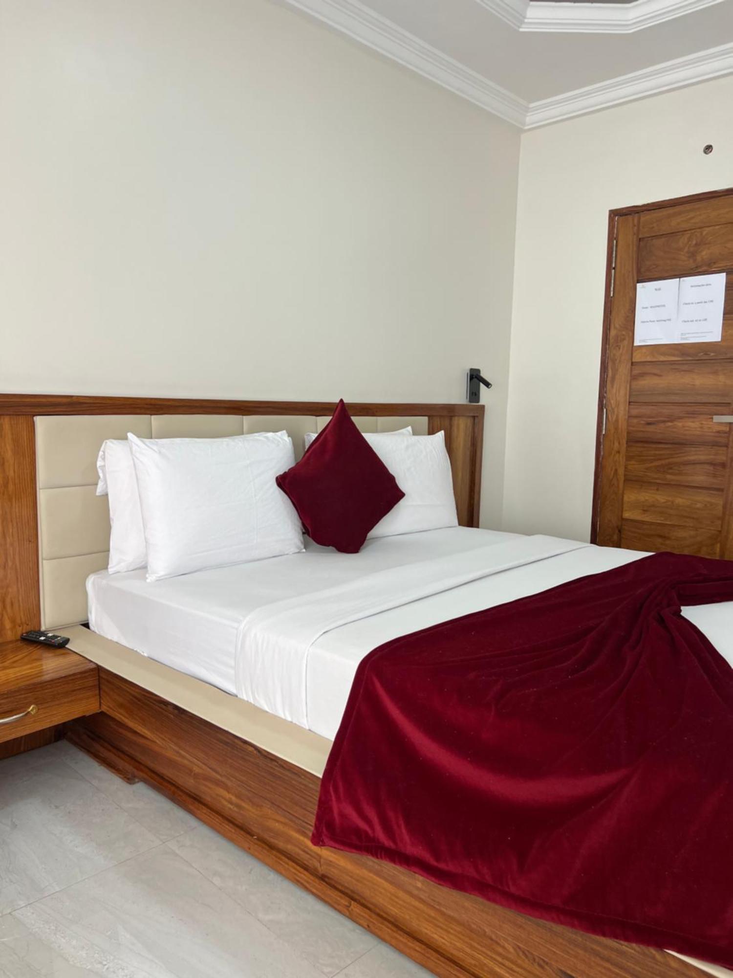 Mag Palace Hotel 비사우 외부 사진